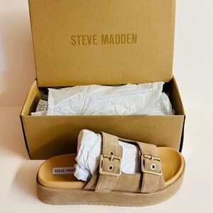NWT Steve Madden-Leather platform 2 buckle beige sandal.Never worn.Size 10